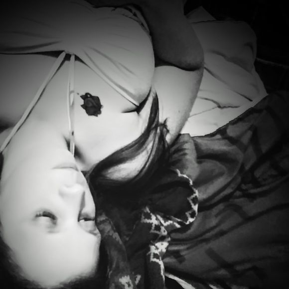 Meet your Posher, Loni - Picture 1 of 1